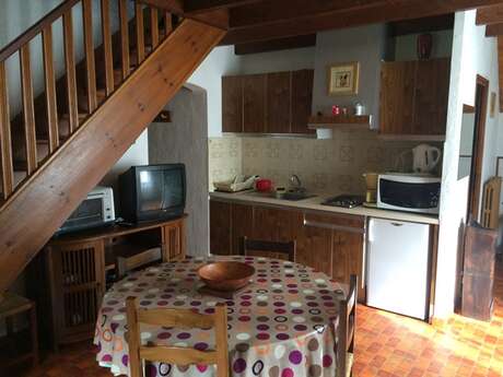 APPARTEMENT DANS MAISON