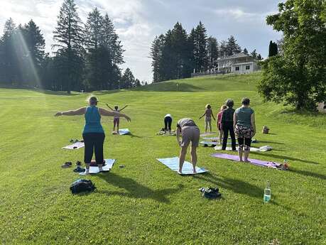 COURS DE YOGA SANTE ET YOGA POUR TOUS EN SALLE ET EN EXTERIEUR