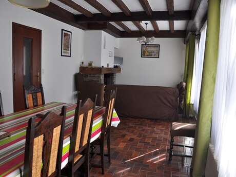 APPARTEMENT DANS MAISON