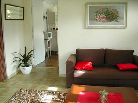 APPARTEMENT DANS MAISON