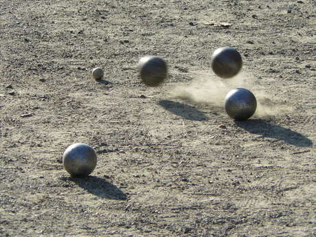 Concours de pétanque