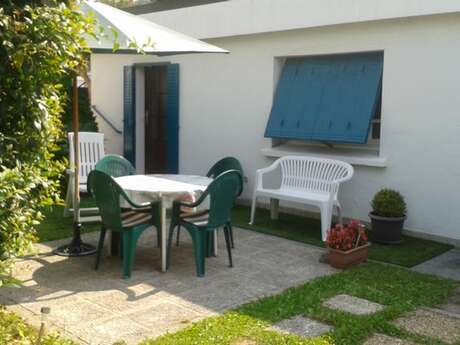 APPARTEMENT DANS MAISON