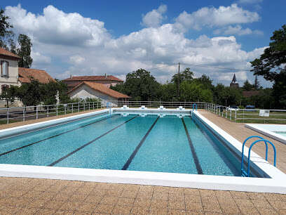 PISCINE EN PLEIN AIR DE CASTELNAU RIVIÈRE-BASSE