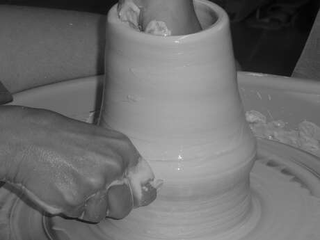 ROXANE LASSERRE - VISITE ATELIER CERAMIQUE POTERIE