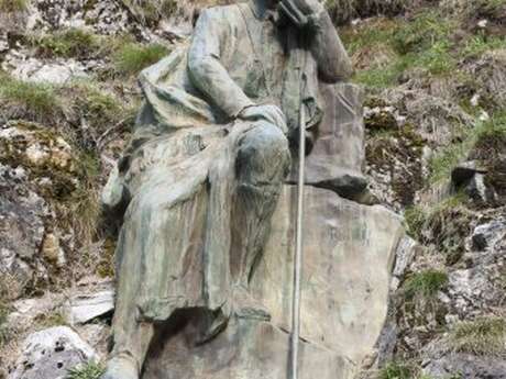 STATUE DU COMTE HENRY RUSSELL