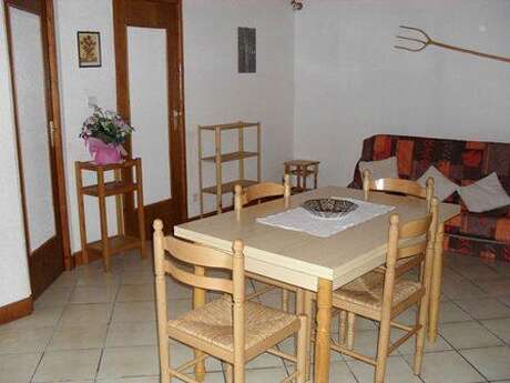 APPARTEMENT DANS MAISON - VLG221