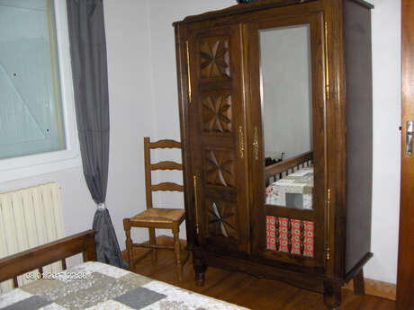 APPARTEMENT DANS MAISON