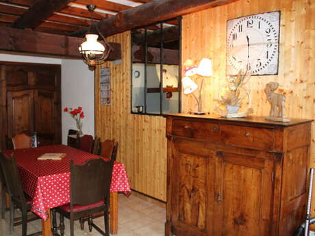 APPARTEMENT DANS MAISON