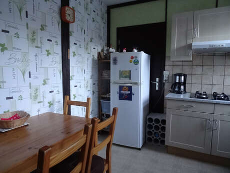 APPARTEMENT DANS MAISON