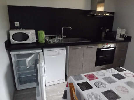 APPARTEMENT DANS MAISON