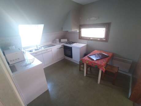 APPARTEMENT DANS MAISON