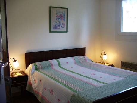APPARTEMENT DANS MAISON 2 PERS.