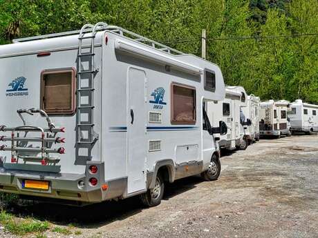 AIRE POUR CAMPING-CARS