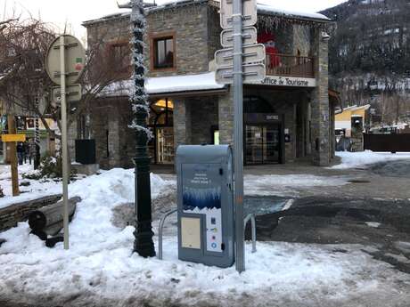 BORNE RECHARGE VOITURE ELECTRIQUE OFFICE DE TOURISME