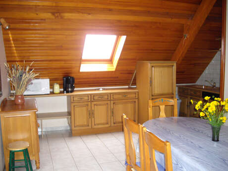 APPARTEMENT DANS MAISON