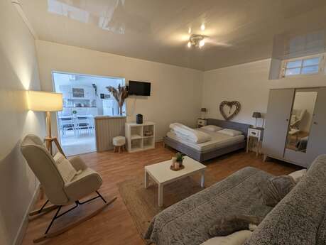 STUDIO 1ER ETAGE