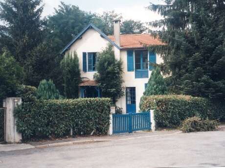 APPARTEMENT DANS MAISON