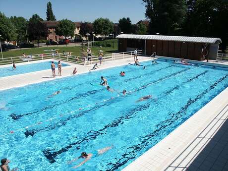 PISCINE EN PLEIN AIR DE PLAISANCE