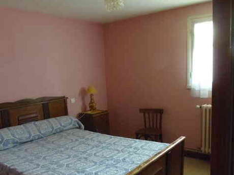 APPARTEMENT DANS MAISON