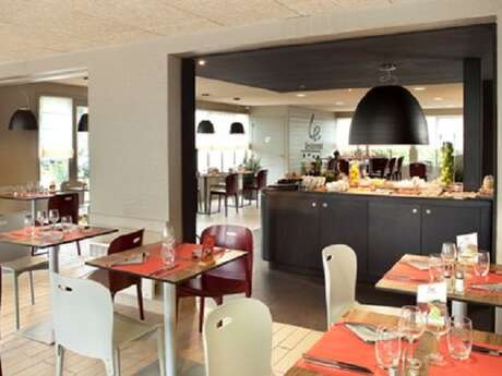 KYRIAD TARBES-BASTILLAC
