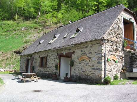 GITE D'ETAPE DE L'AUBERGE DU LAC D'ESTAING