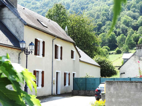 APPARTEMENT DANS MAISON