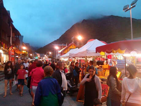 Marché de nuit au village