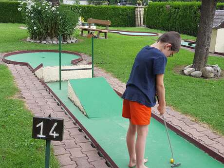 MINI GOLF