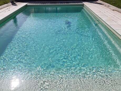 CHAMBRES AVEC PISCINE ET JACUZZI
