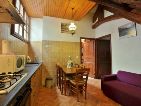APPARTEMENT DANS MAISON