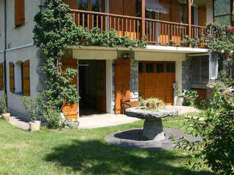 APPARTEMENT DANS MAISON