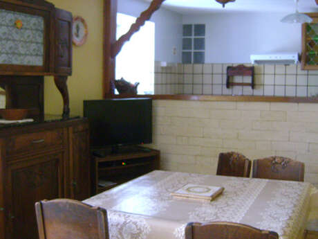 APPARTEMENT DANS MAISON