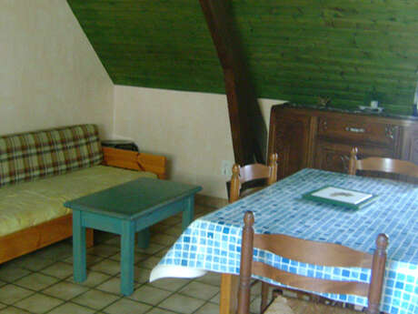 APPARTEMENT DANS MAISON