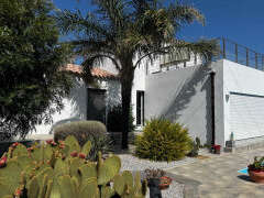 LES CYCAS - GÎTE AUX ABORDS DU VILLAGE, AU CALME