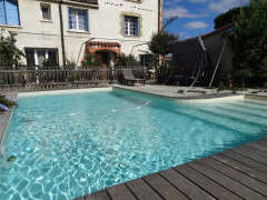 MAS SESTACH - GÎTE ENTRES VIGNE ET OLIVIERS AVEC TERRASSE, JARDIN, PISCINE