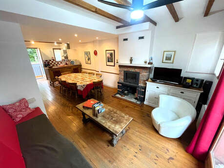 LA MAISON ROUGE - GÎTE DANS ANCIENNE BÂTISSE RÉNOVÉE QUARTIER CALME