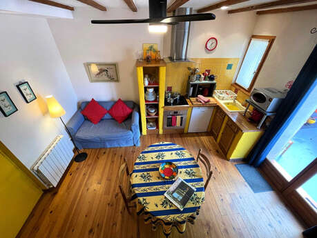 LA MAISON JAUNE - GÎTE DANS ANCIENNE BÂTISSE RÉNOVÉE QUATIER CALME