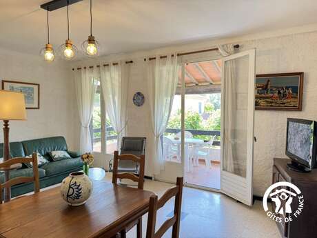 GÎTE 4 PERS. AU 1ER ÉTAGE D'UNE GRANDE VILLA AVEC PARC