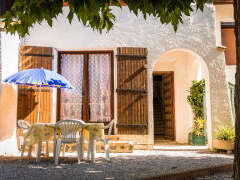 STUDIO 2 PERS. DANS UNE GRANDE VILLA AVEC PARC, SECTEUR VILLAGE