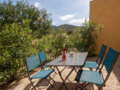 ENTRE MONTS ET VERMEILLE