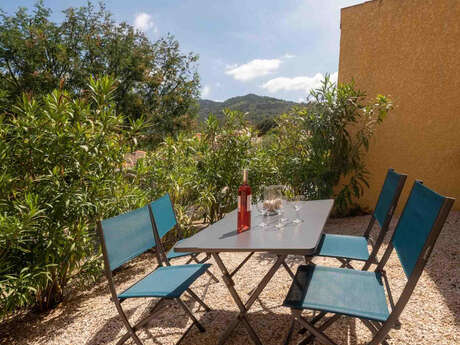 ENTRE MONTS ET VERMEILLE