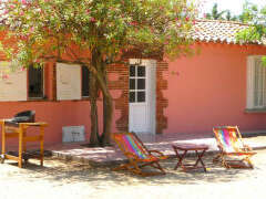 LES PINS - PETITE MAISON DANS MAS CATALAN 19ÈME S PROCHE LAC ET PLAGES