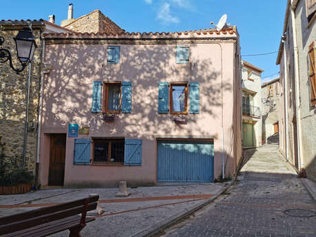 GÎTE AU COEUR DU VILLAGE VITICOLE AVEC TERRASSE