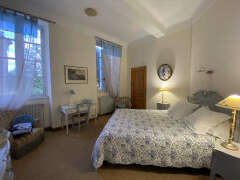 CHAMBRES DANS GRANDE MAISON DE MAÎTRES DU 18E SIÈCLE