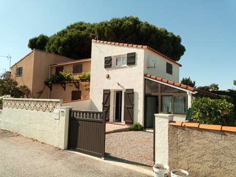 VILLA  4 PERS. 500M DE LA PLAGE QUARTIER CALME