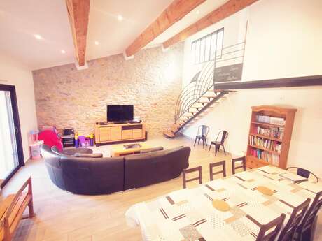 LA FLEUR FORGEE - GRANGE RÉNOVÉE DANS VILLAGE VINICOLE