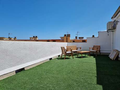 JOLI STUDIO AVEC GRANDE TERRASSE