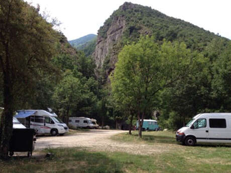 AIRE DE SERVICE COMMUNALE POUR CAMPING-CARS