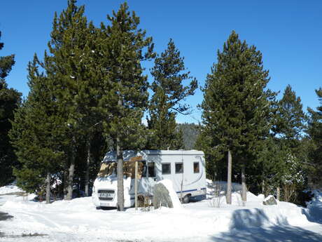 AIRE DE CAMPING CAR LA DEVEZE