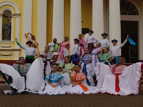 DANSE FOLKLORIQUE